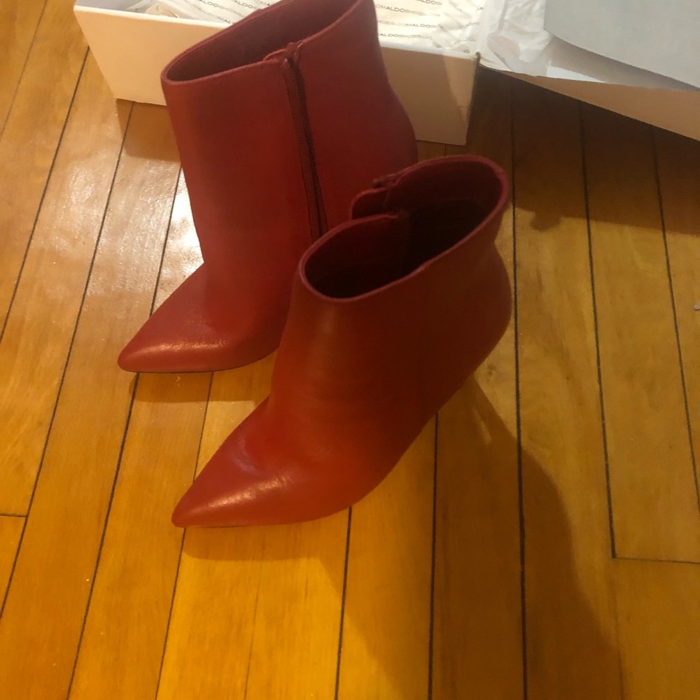Boots - Picture 3 of 5